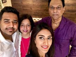 Erica Fernandes mother and father