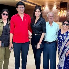 Arshi Bharti Shandilya family