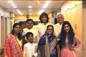 Harshad Chopda family